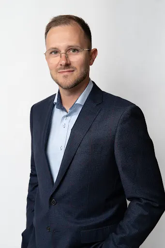 lek. Emil Rybaczek, Ortopeda